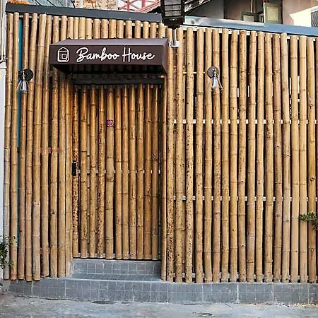Rare To Find 3 Bedroom China Town, 2 Mins From Mrtrain