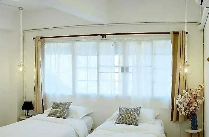 ホテル Rare To Find 3 Bedroom China Town, 2 Mins From Mrtrain バンコク都