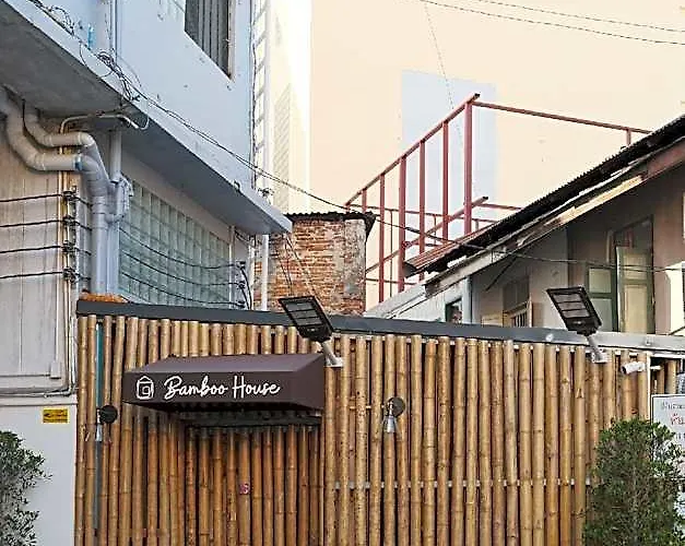 ホテル Rare To Find 3 Bedroom China Town, 2 Mins From Mrtrain 3*