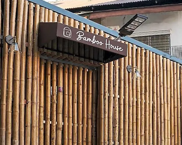 Rare To Find 3 Bedroom China Town, 2 Mins From Mrtrain ホテル バンコク都