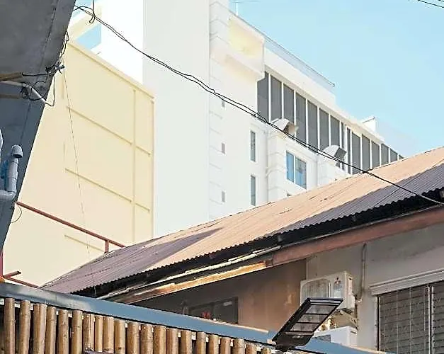 Rare To Find 3 Bedroom China Town, 2 Mins From Mrtrain バンコク都