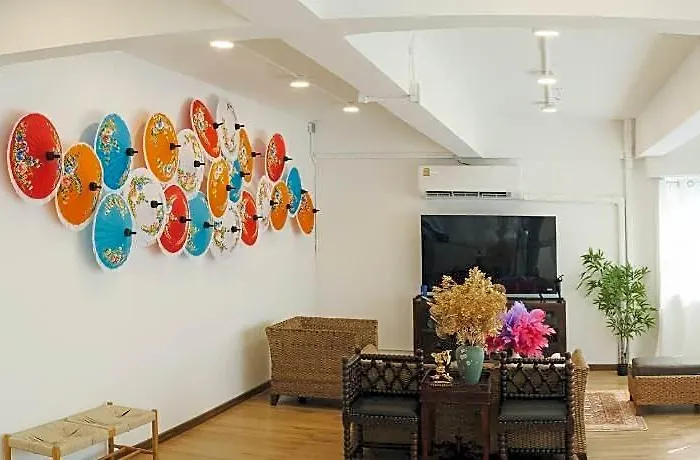 Rare To Find 3 Bedroom China Town, 2 Mins From Mrtrain 3* バンコク都