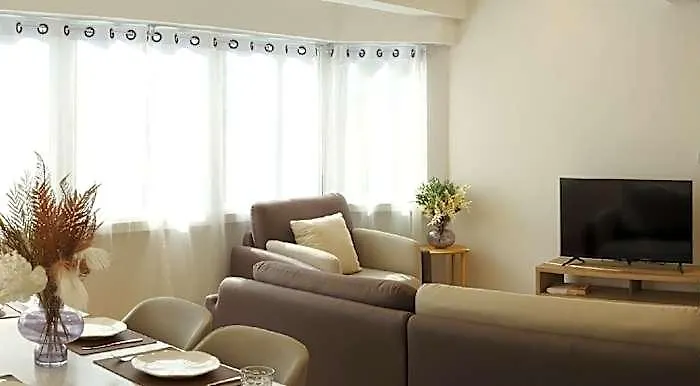 Rare To Find 3 Bedroom China Town, 2 Mins From Mrtrain