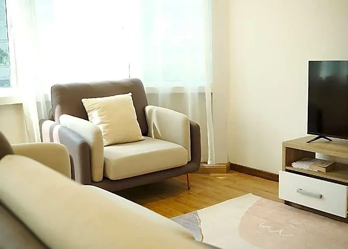 ホテル Rare To Find 3 Bedroom China Town, 2 Mins From Mrtrain バンコク都