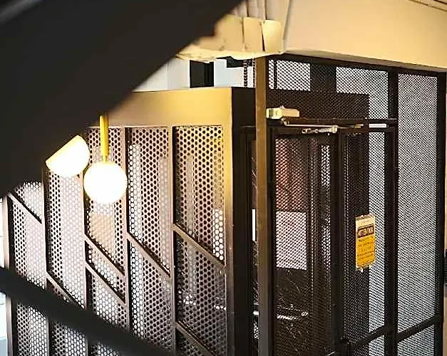 Rare To Find 3 Bedroom China Town, 2 Mins From Mrtrain ホテル 3*