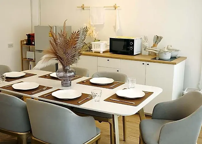 ホテル Rare To Find 3 Bedroom China Town, 2 Mins From Mrtrain