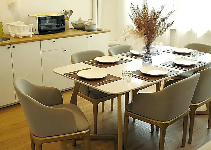 ホテル Rare To Find 3 Bedroom China Town, 2 Mins From Mrtrain 3*