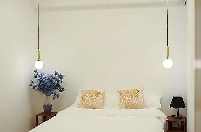 Rare To Find 3 Bedroom China Town, 2 Mins From Mrtrain